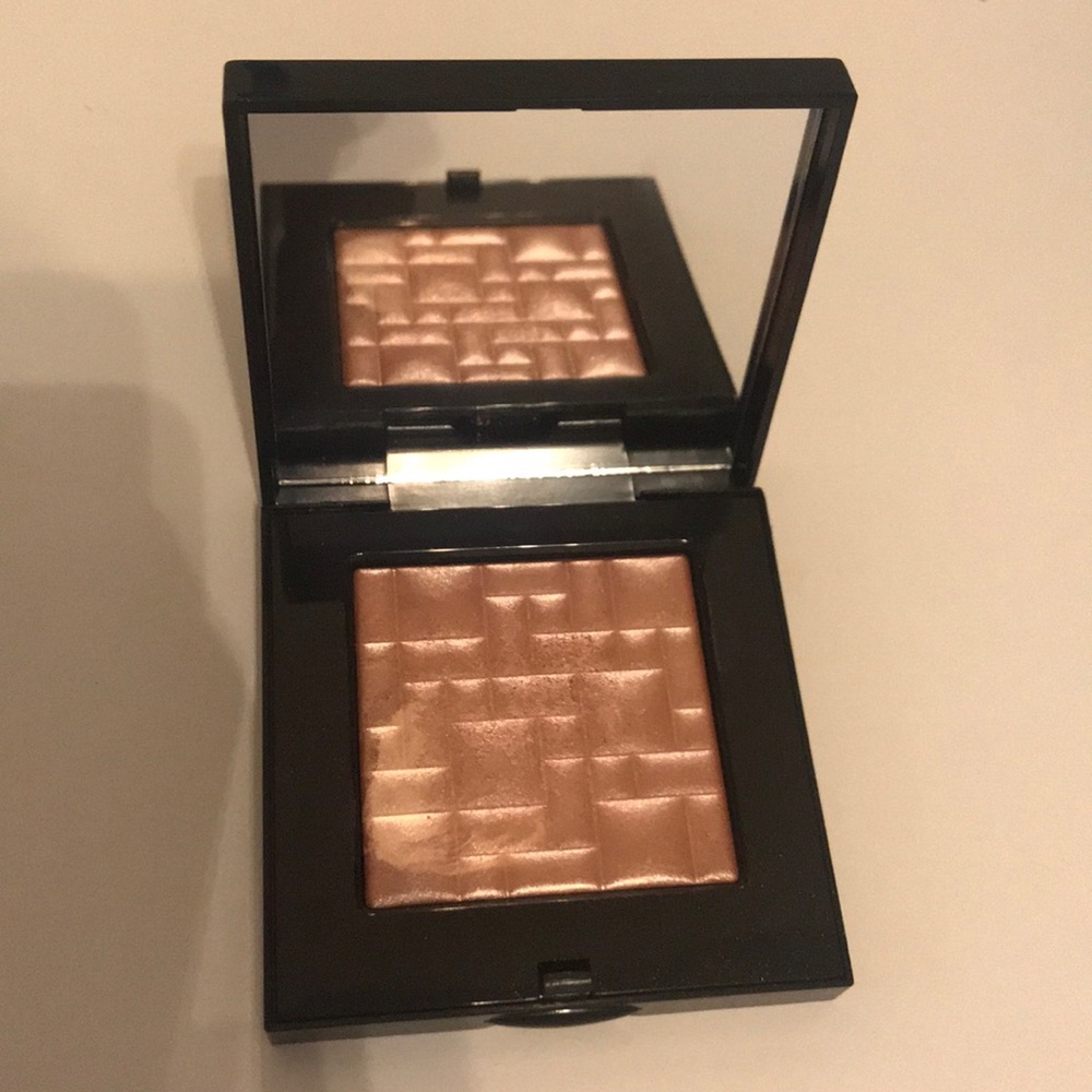 bobbi brown highlighting powder tawny glow